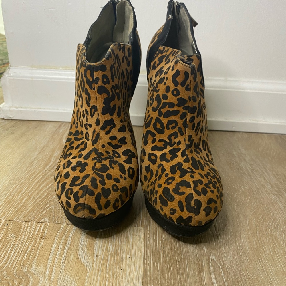 Guess heels